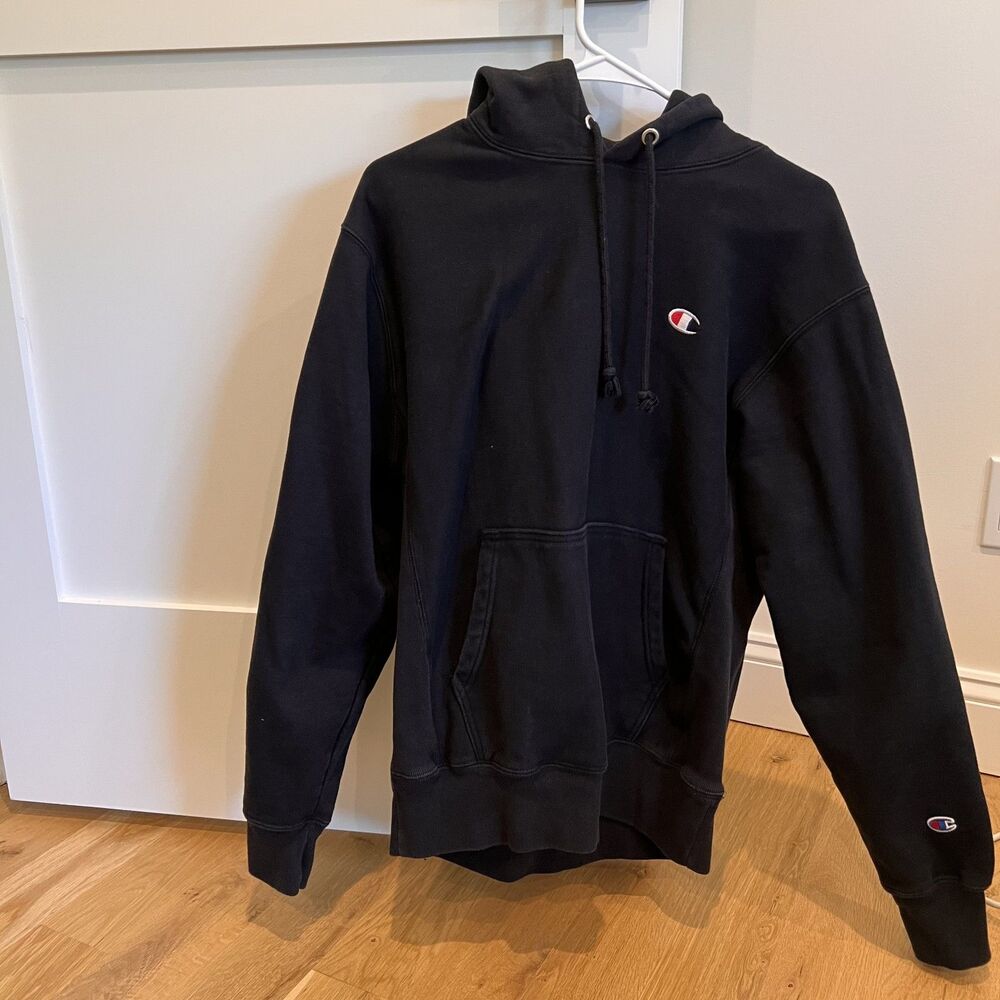 Unisex Champion Reverse Weave Black Hoodie in Size Medium Excellent Condition